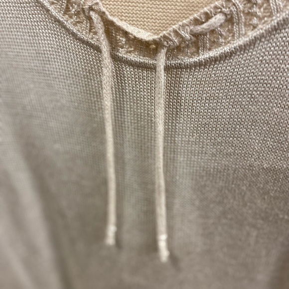 🌸Beige Large Sweater - Picture 2 of 4